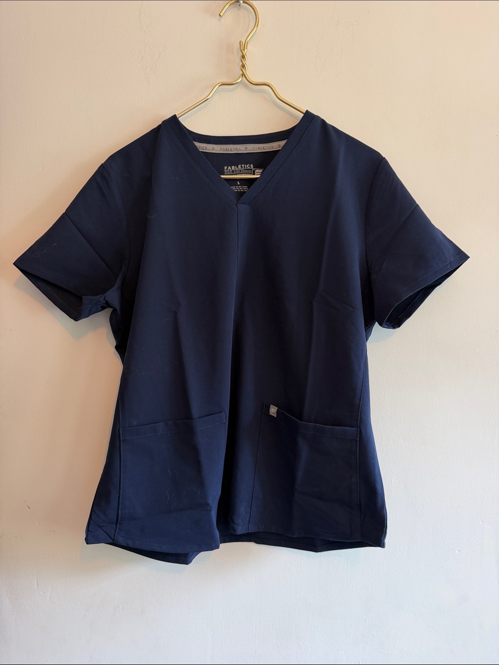 Fabletics method two pocket scrub top
